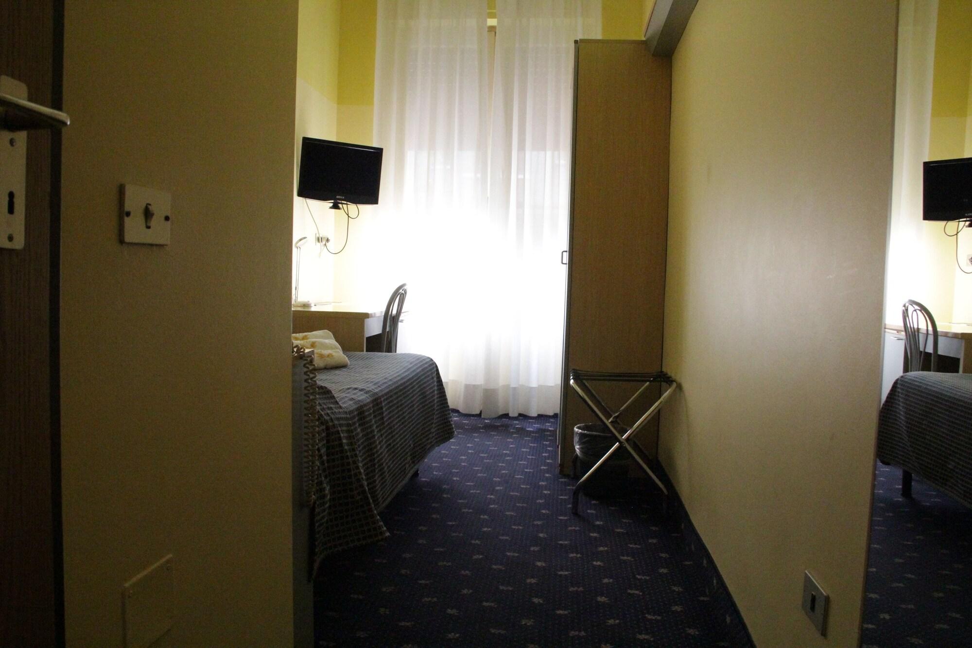 Hotel Lugano Milano Esterno foto