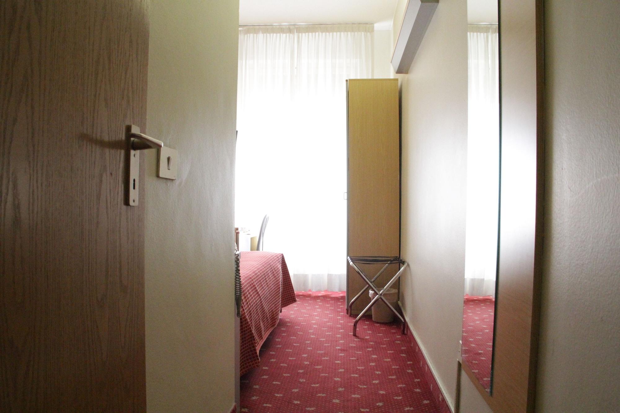 Hotel Lugano Milano Esterno foto