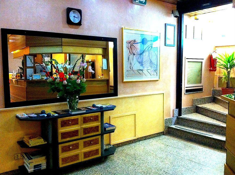Hotel Lugano Milano Esterno foto