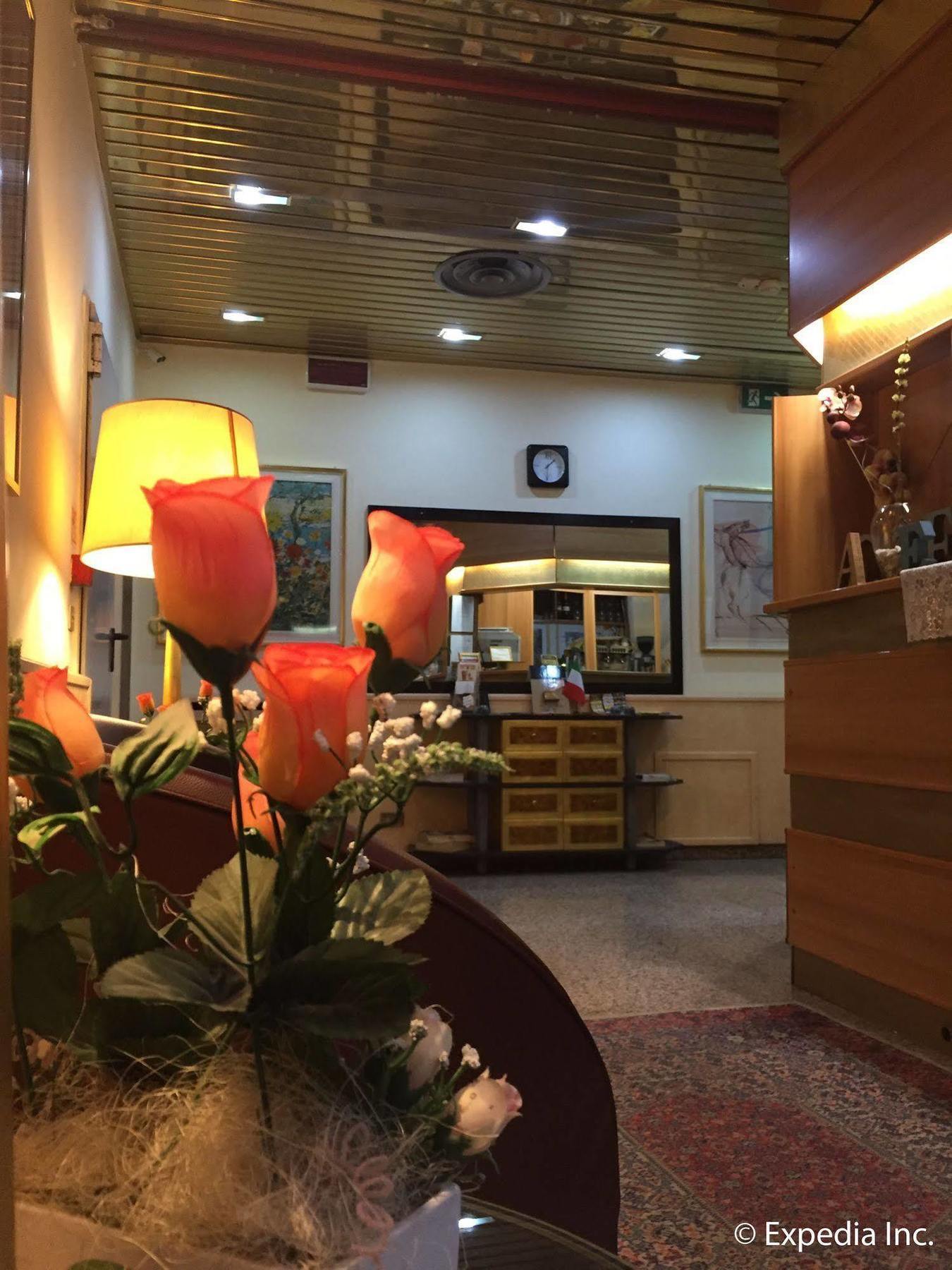 Hotel Lugano Milano Esterno foto