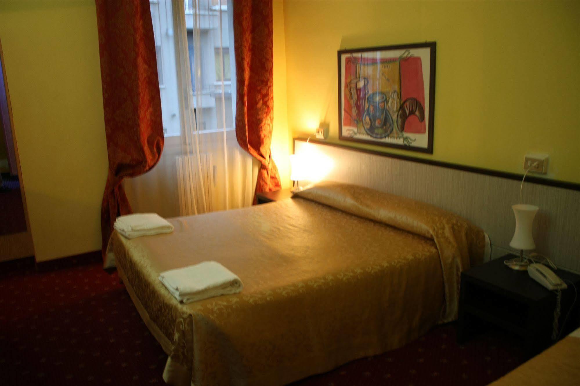 Hotel Lugano Milano Esterno foto