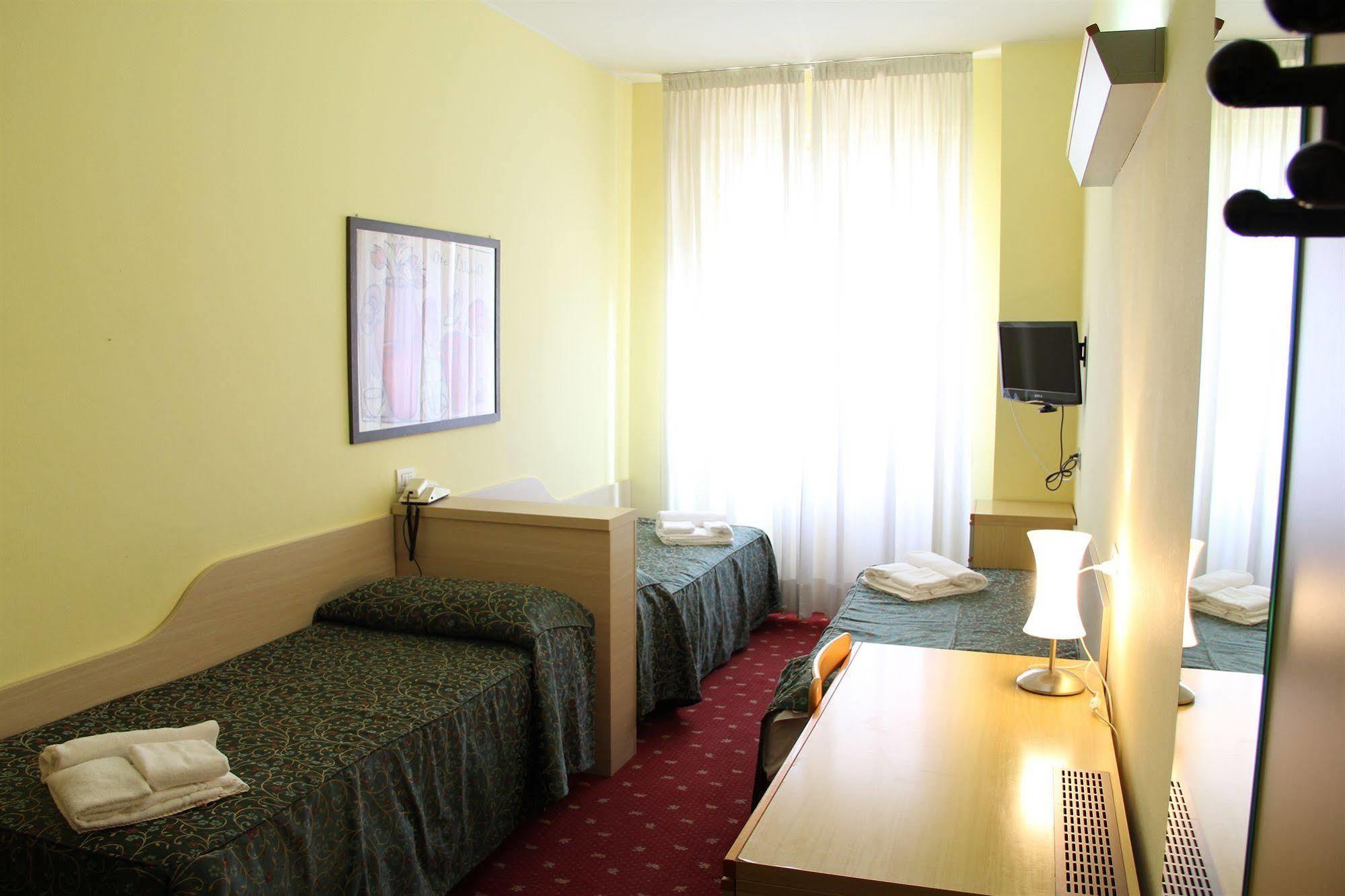 Hotel Lugano Milano Esterno foto