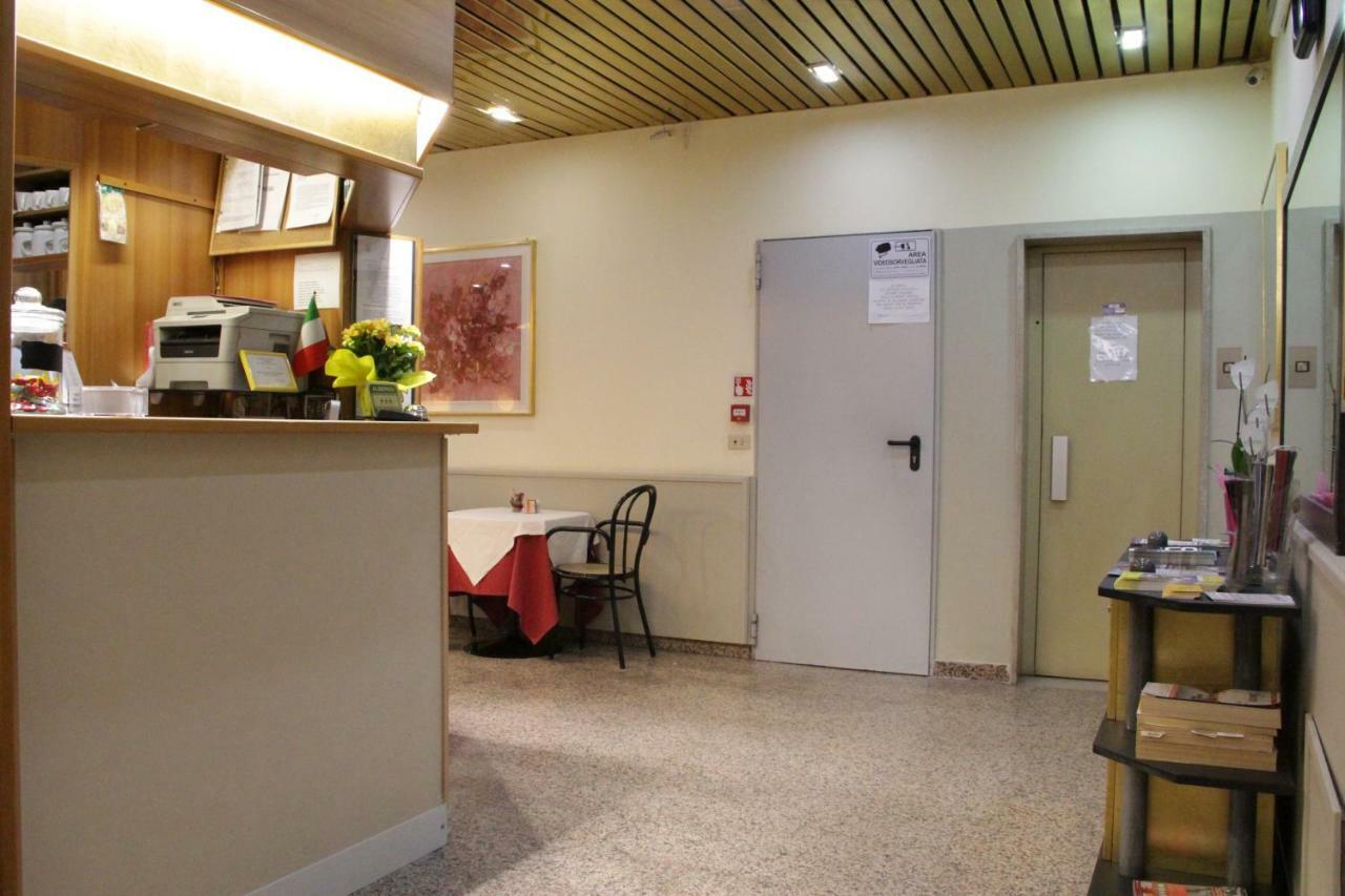 Hotel Lugano Milano Esterno foto