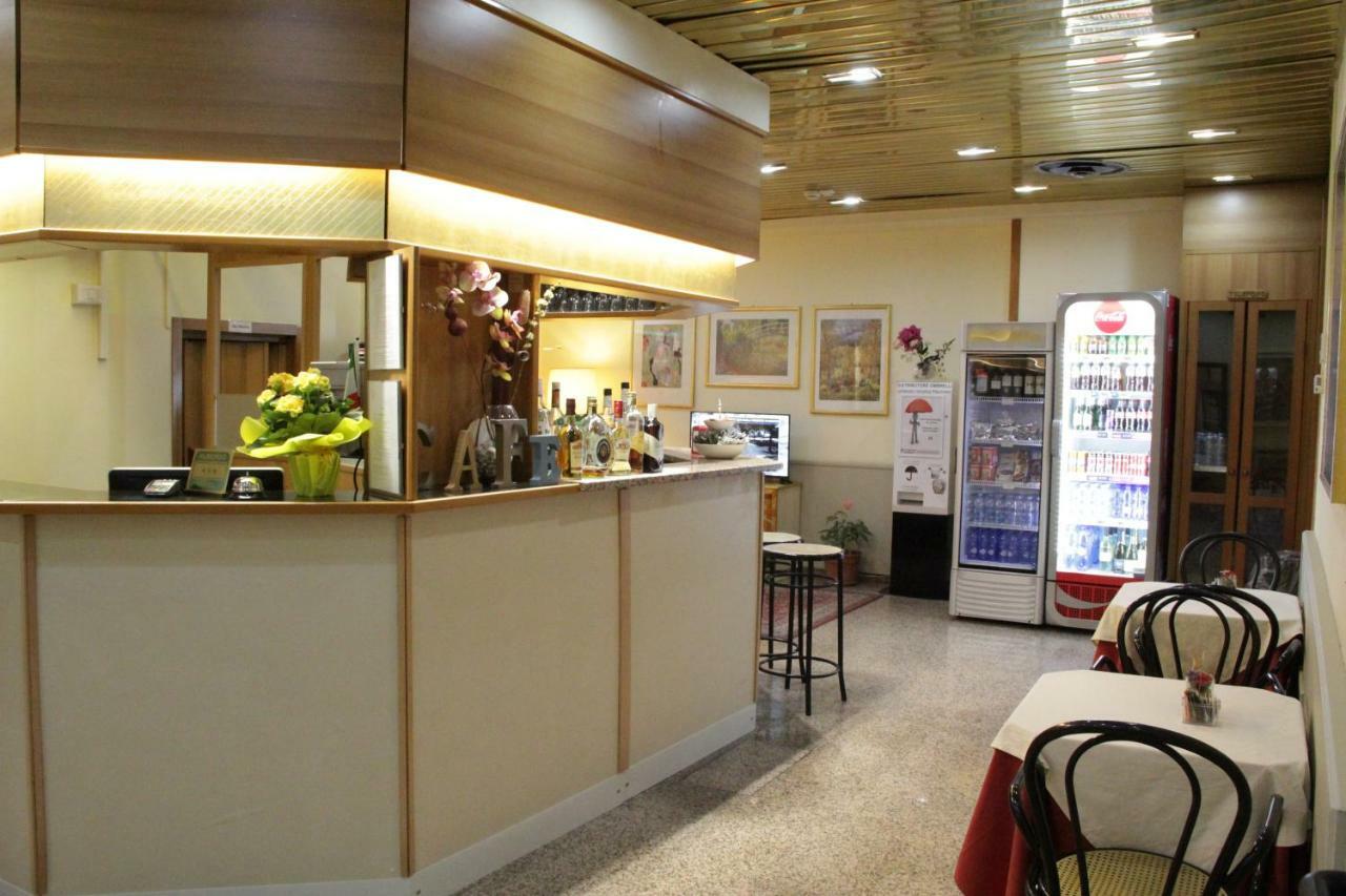 Hotel Lugano Milano Esterno foto